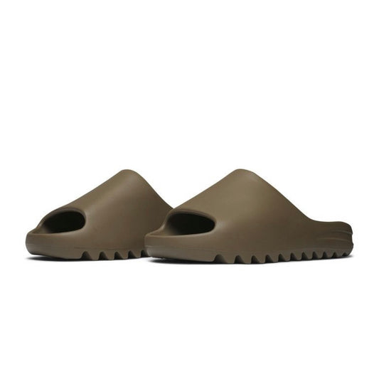 Yeezy Slides 'Earth Brown'