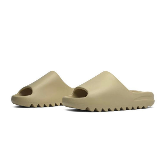 Yeezy Slides 'Desert Sand'